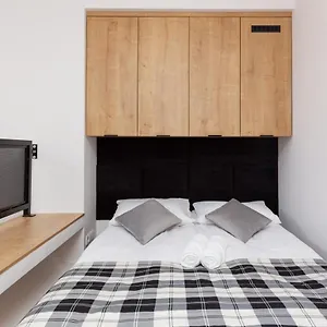 Center Mezzanine Chmielna By Renters , Warszawa Polska