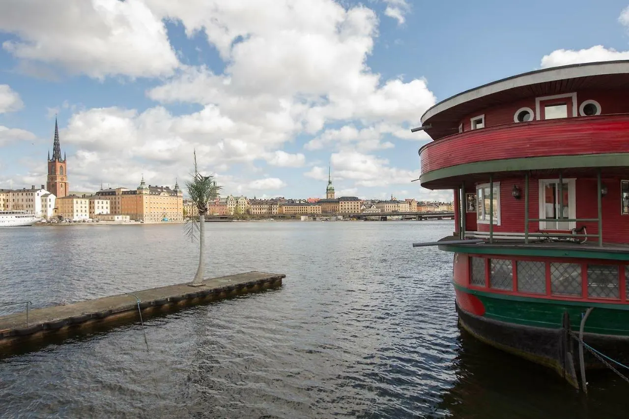 Den Roeda Baten Stockholm Bådhotel